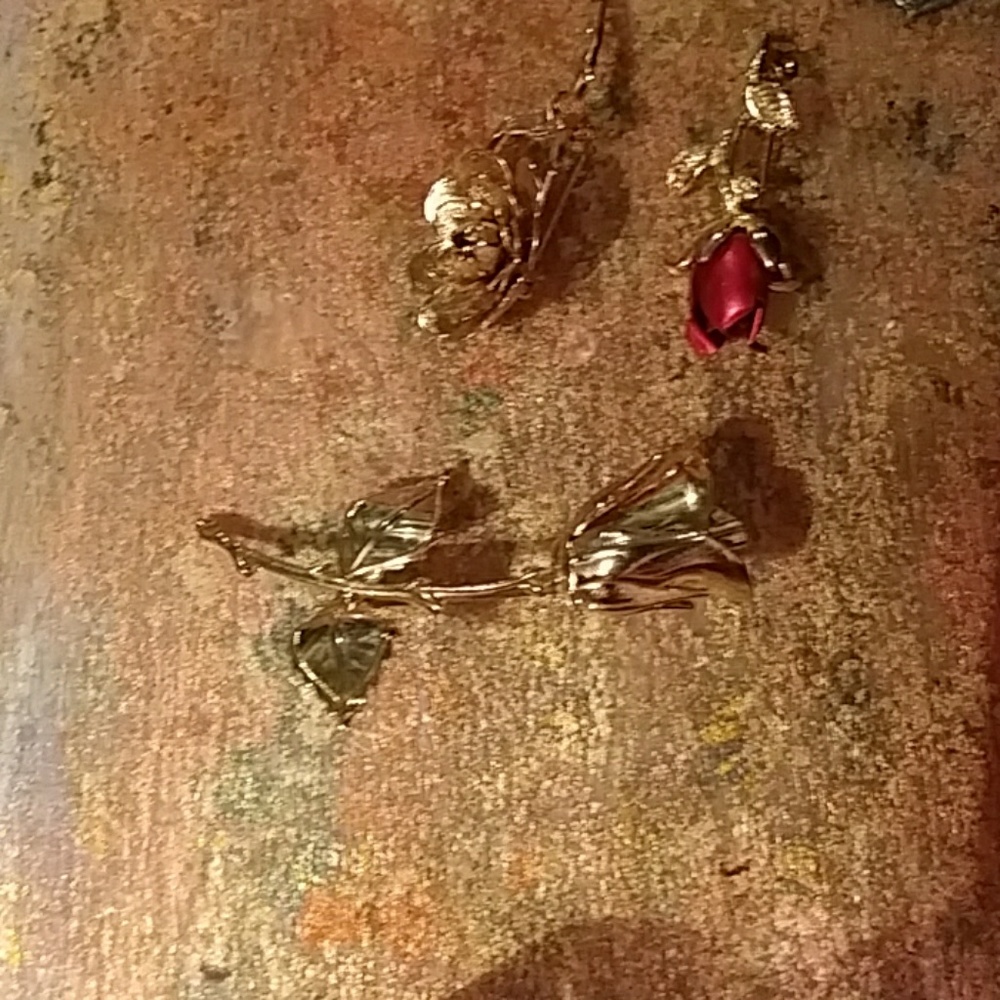 Vintage flower brooches